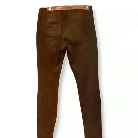 Gray Joe's Skinny Jean in a Size 29 - Picture 2 of 9